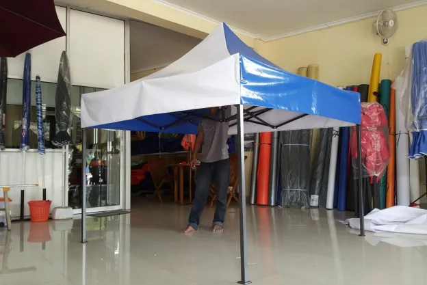 TENDA CUSTOM LIPAT 2X2 FOLDING TENT BAHAN TERPAULIN WARNA KOMBINASI  20151007_121700_1