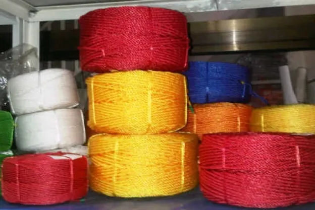TAMBANG PE GULUNGAN Roll Warna  Tambang PE / Polyethylene 
